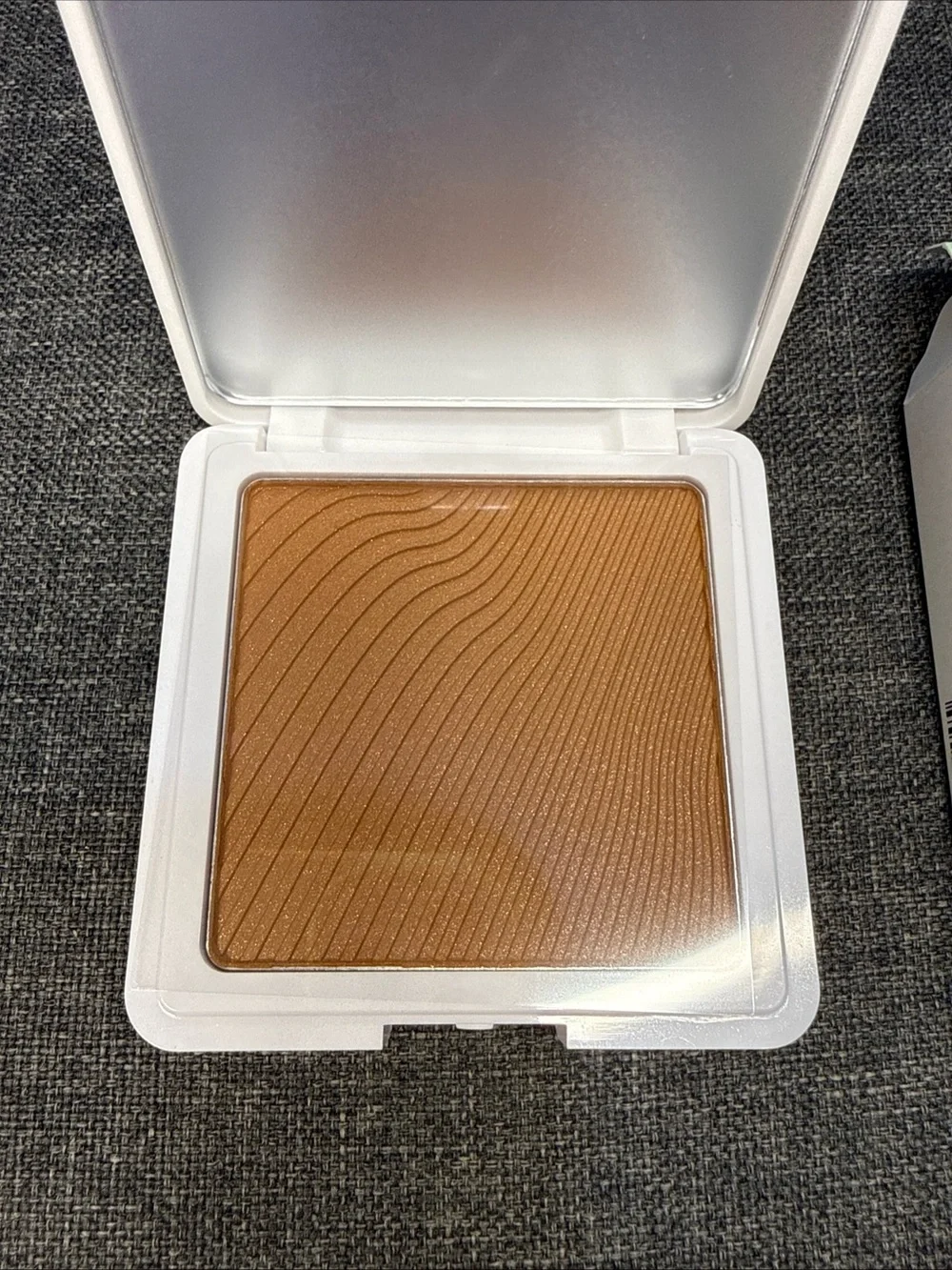 Jireh Luminous Bronzing Powder YC Collection 0.31 Oz